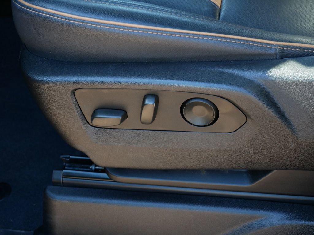 Used 2023 GMC Yukon AT4 w/ AT4 Premium Package image 16