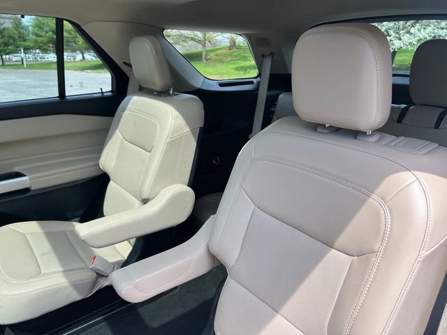 Certified 2023 Ford Explorer Limited w/ Equipment Group 301A AWD/4WD image 24