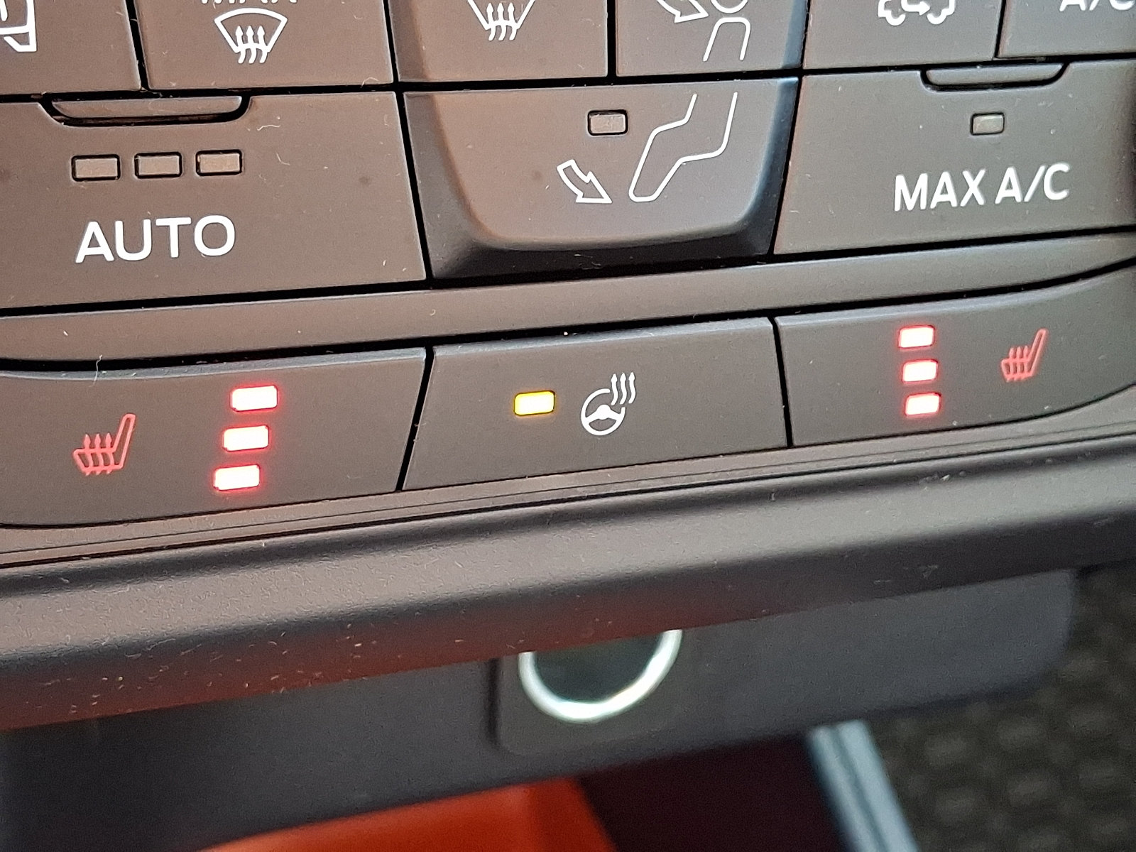 Certified 2024 Ford Maverick XLT w/ XLT Luxury Package FWD image 28