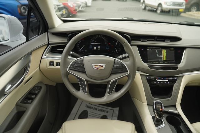 Used 2018 Cadillac XT5 Luxury w/ Driver Awareness Package FWD image 22