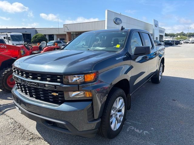 Used 2020 Chevrolet Silverado 1500 Custom w/ Custom Value Package AWD/4WD image 1