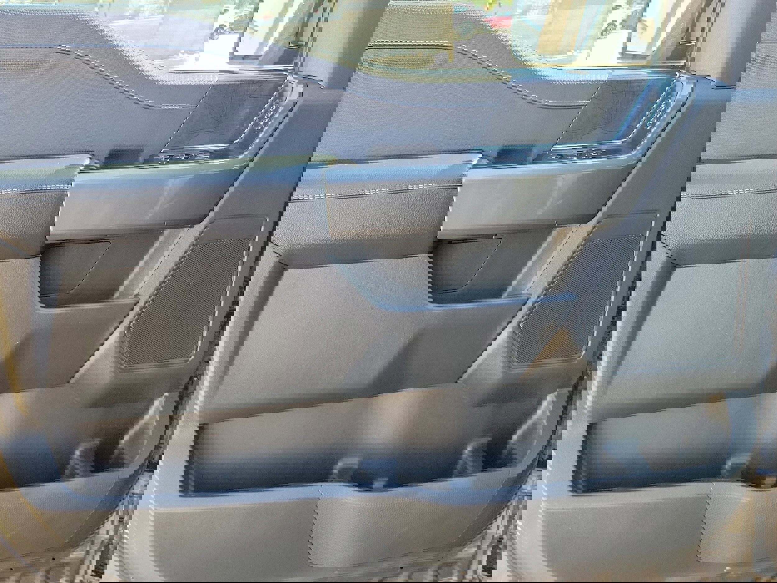 Certified 2022 Ford F150 XLT w/ Equipment Group 302A High image 18