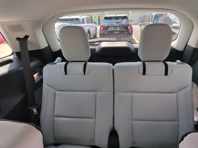 Certified 2026 Ford Explorer Platinum w/ LUX Leather Package AWD/4WD image 26