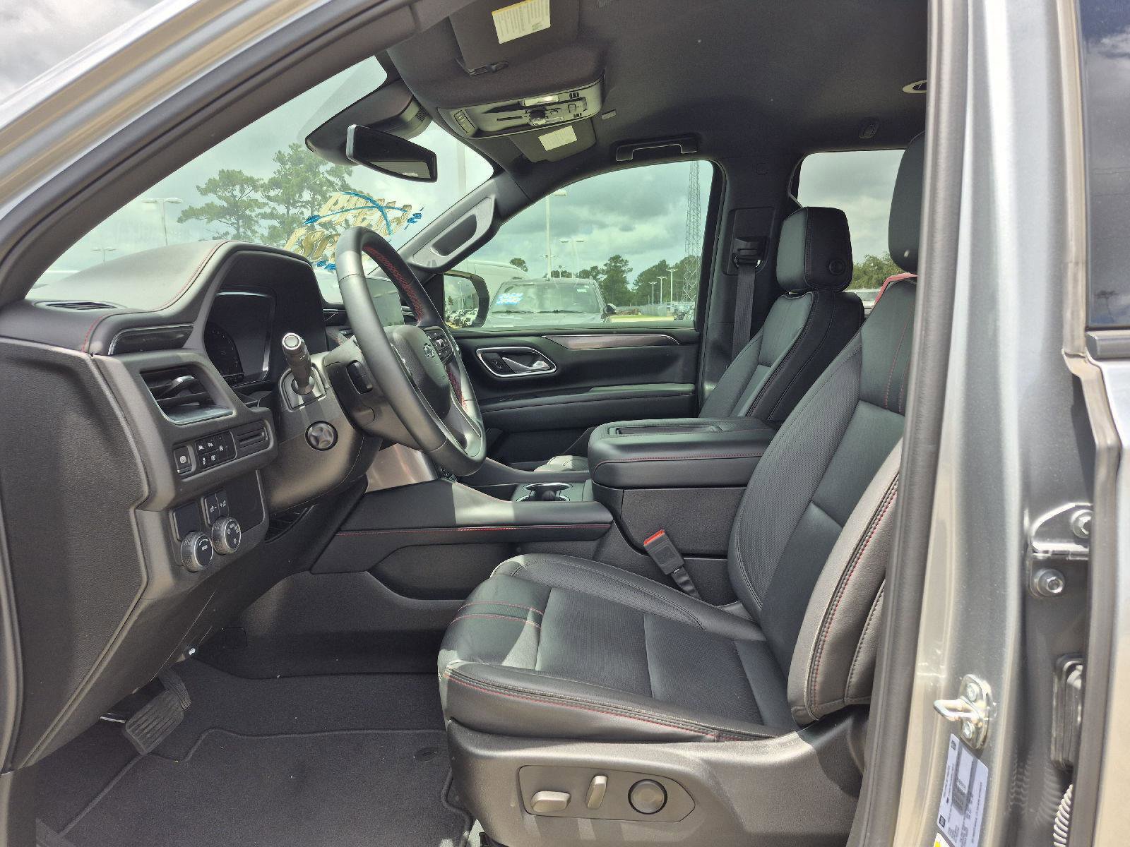 Used 2024 Chevrolet Tahoe RST w/ Luxury Package RWD image 4