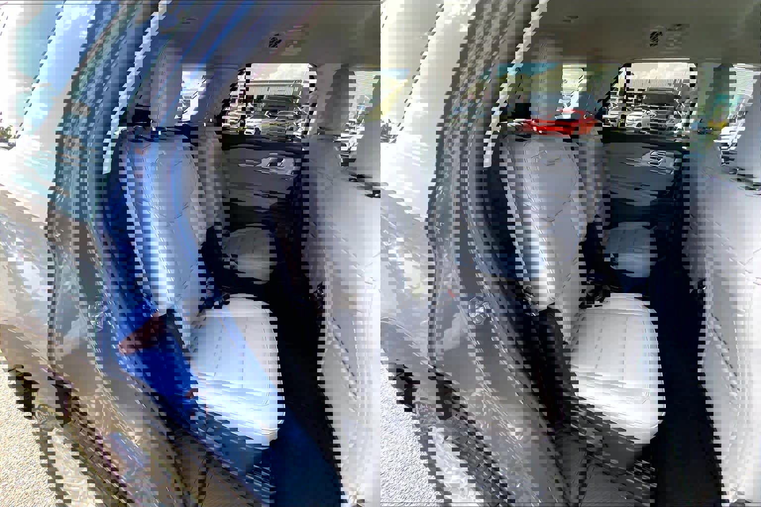 Certified 2025 Ford Explorer Active w/ Active Comfort Package image 20