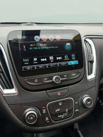 Used 2018 Chevrolet Malibu LT image 10