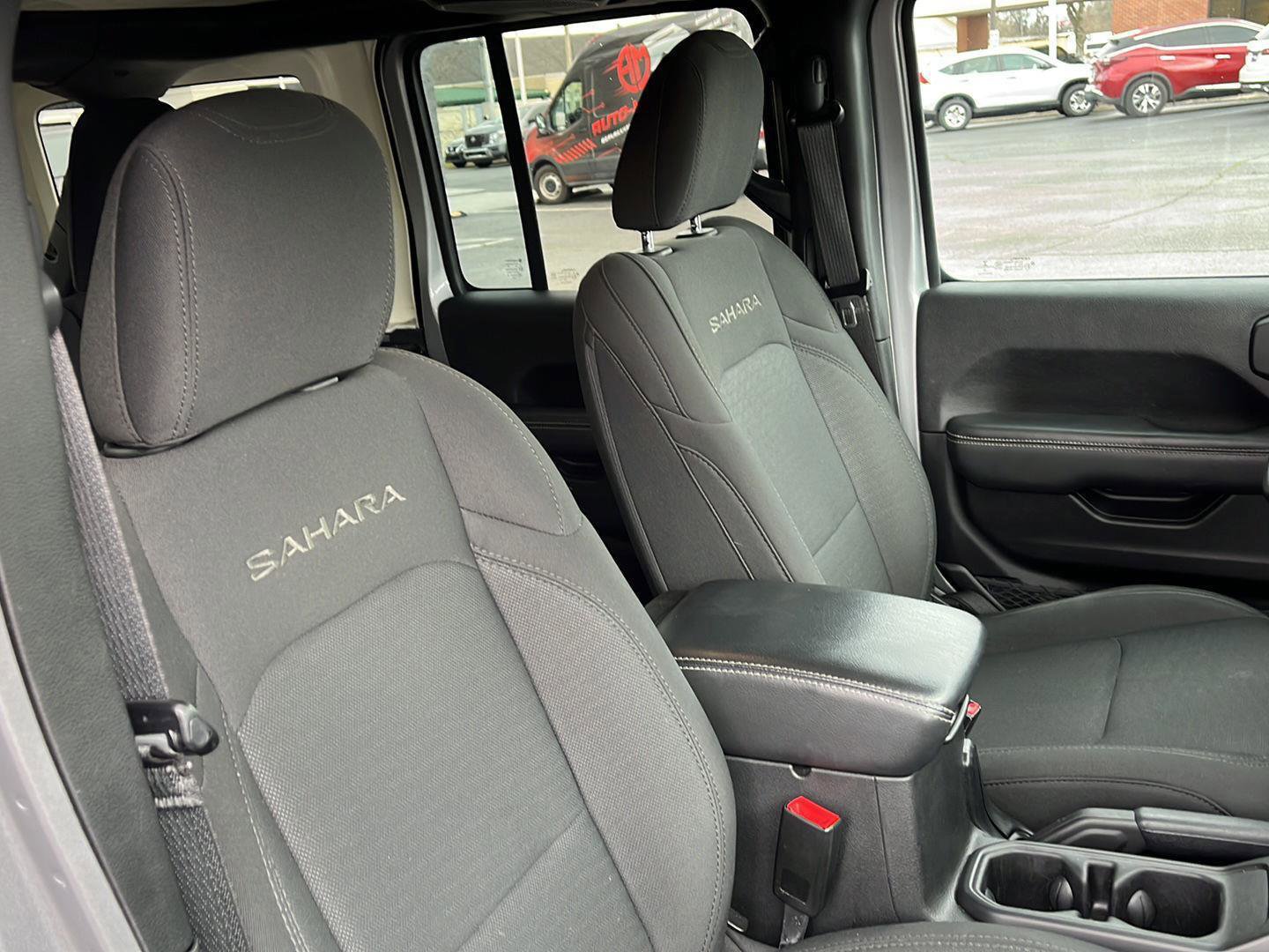 Used 2019 Jeep Wrangler Unlimited Sahara image 45