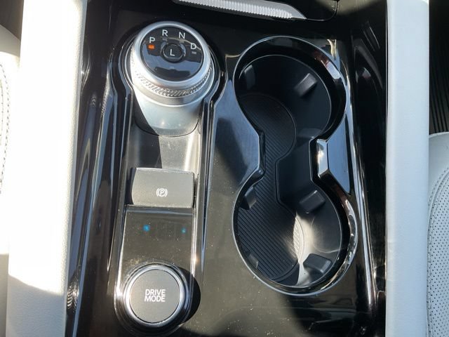 Certified 2025 Ford Explorer Platinum w/ Ultimate Package AWD/4WD image 21
