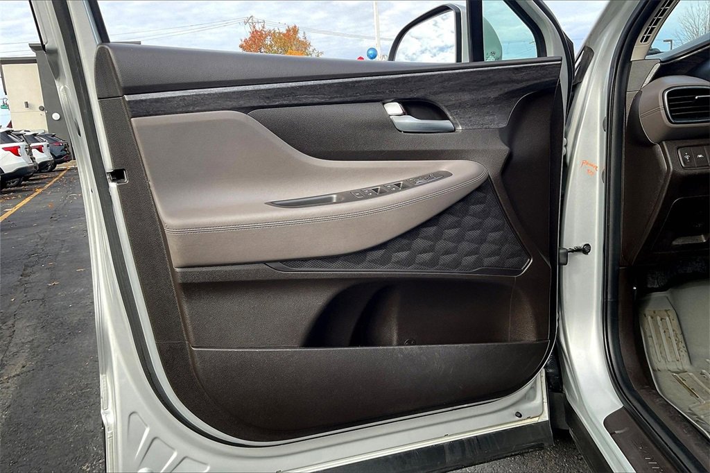 Used 2020 Hyundai Santa Fe SE image 21