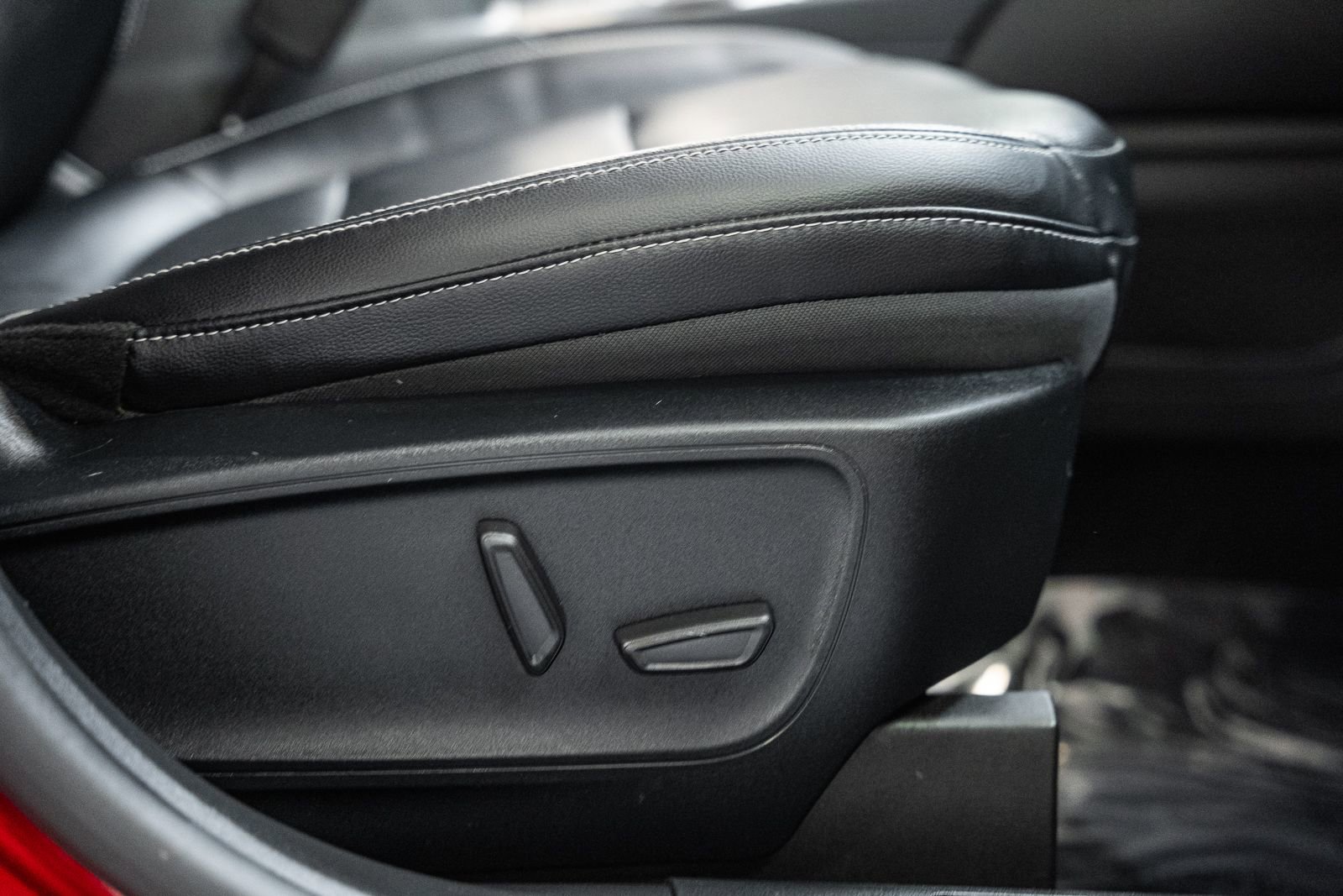 Certified 2022 Ford Escape Titanium image 40