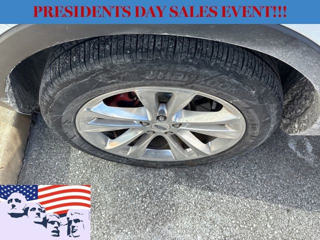 Certified 2018 Ford Explorer XLT w/ Equipment Group 202A image 7