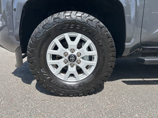 Used 2025 Toyota Tacoma SR5 RWD image 10