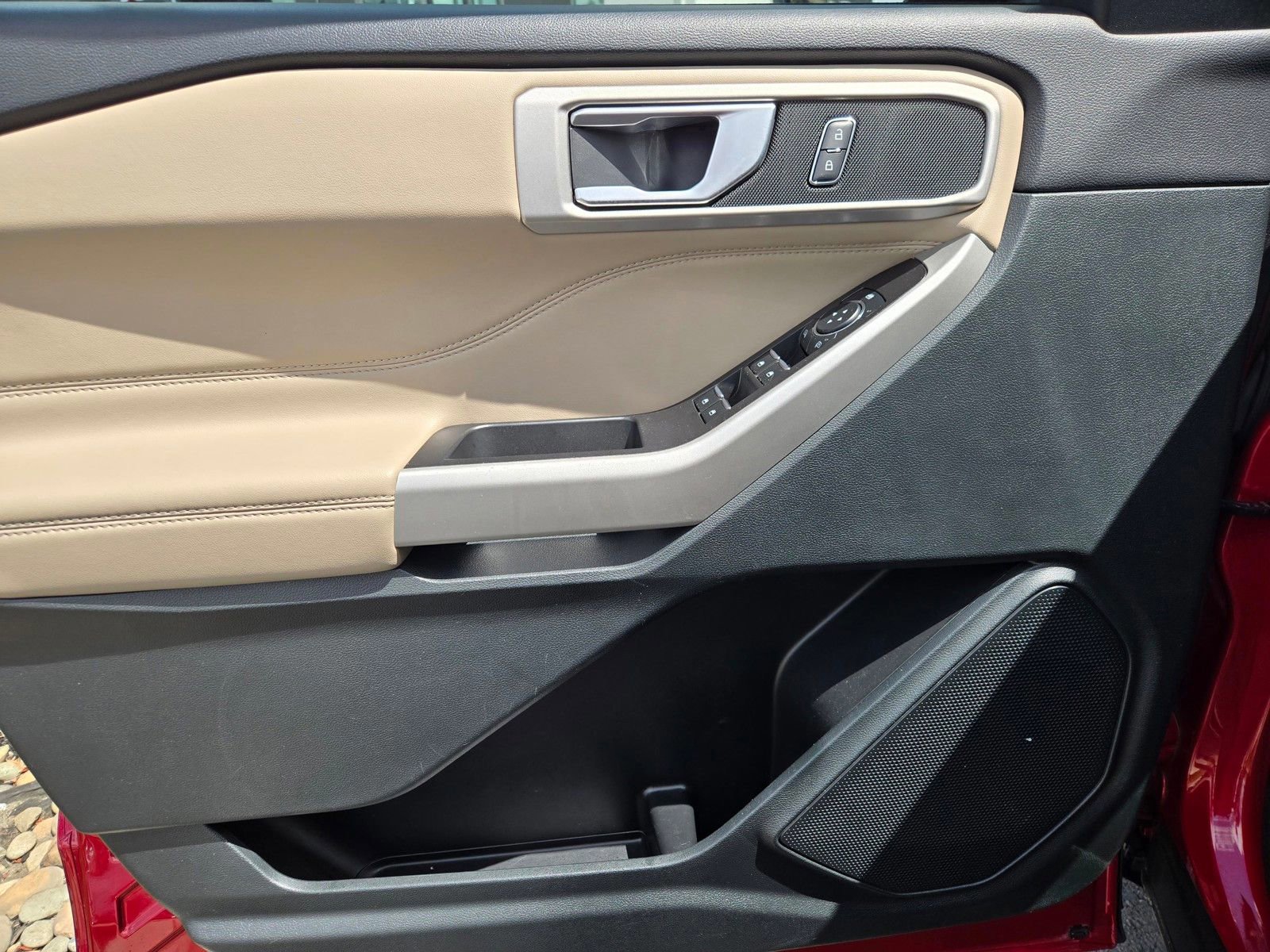 Certified 2024 Ford Explorer XLT w/ Equipment Group 202A AWD/4WD image 19