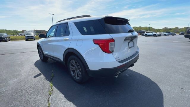 Certified 2022 Ford Explorer XLT w/ Equipment Group 202A AWD/4WD image 4