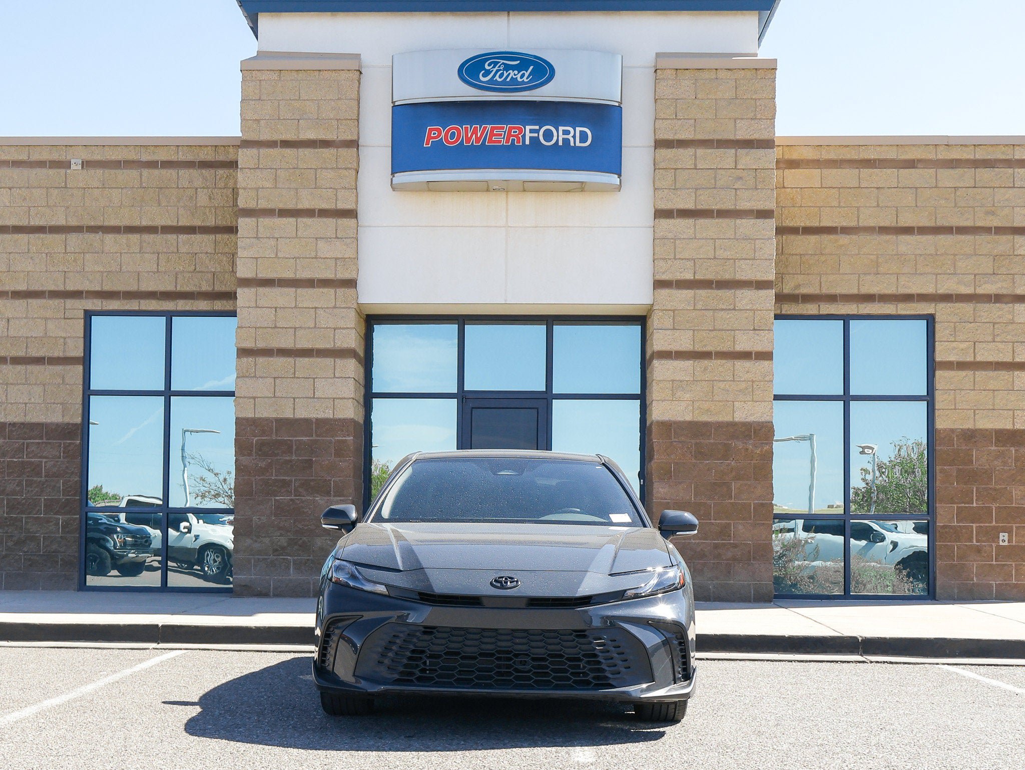 Used 2026 Toyota Camry SE FWD image 3