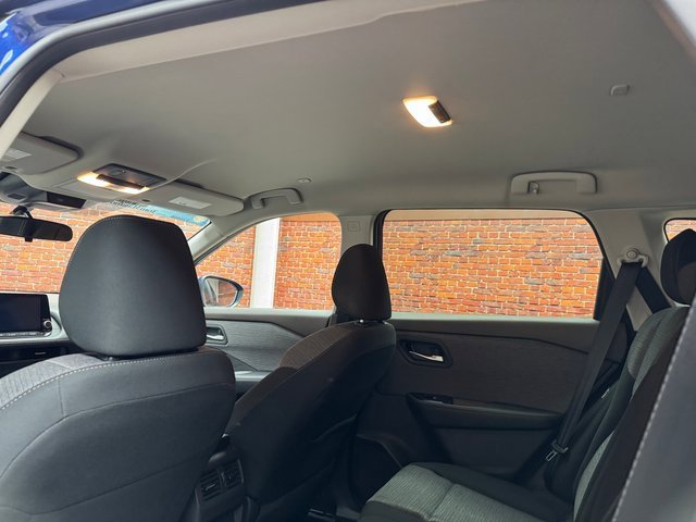 Used 2023 Nissan Rogue SV image 23