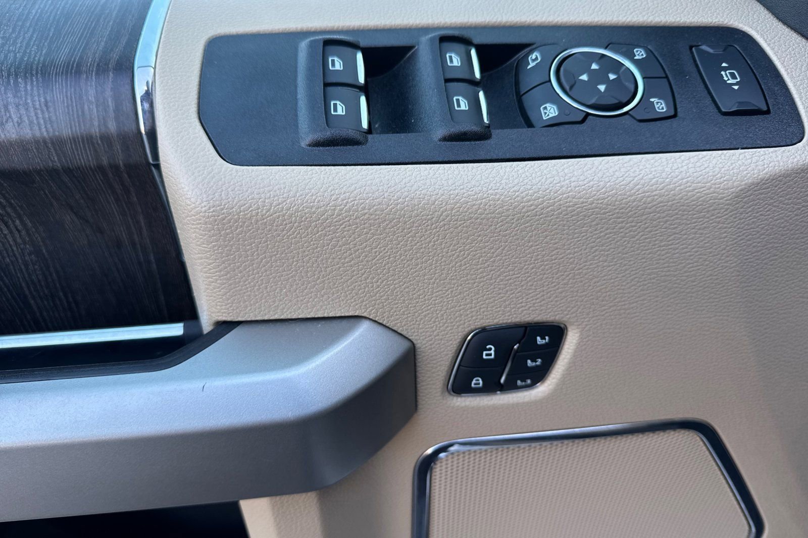 Certified 2021 Ford F250 Lariat w/ Lariat Ultimate Package image 12