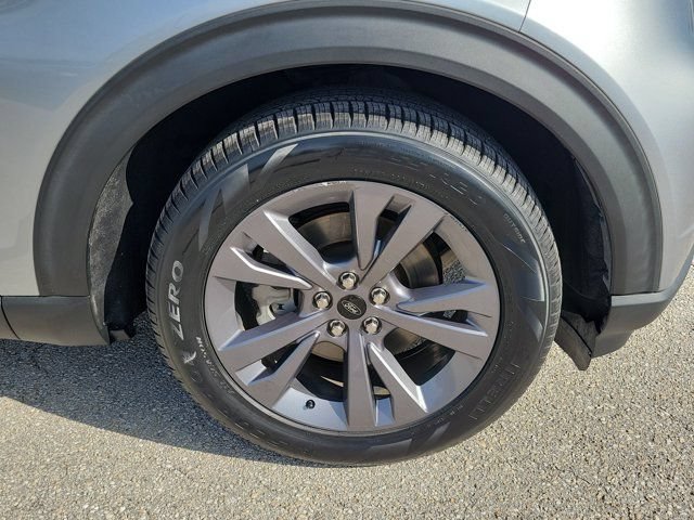Certified 2022 Ford Explorer XLT w/ Equipment Group 202A RWD image 12