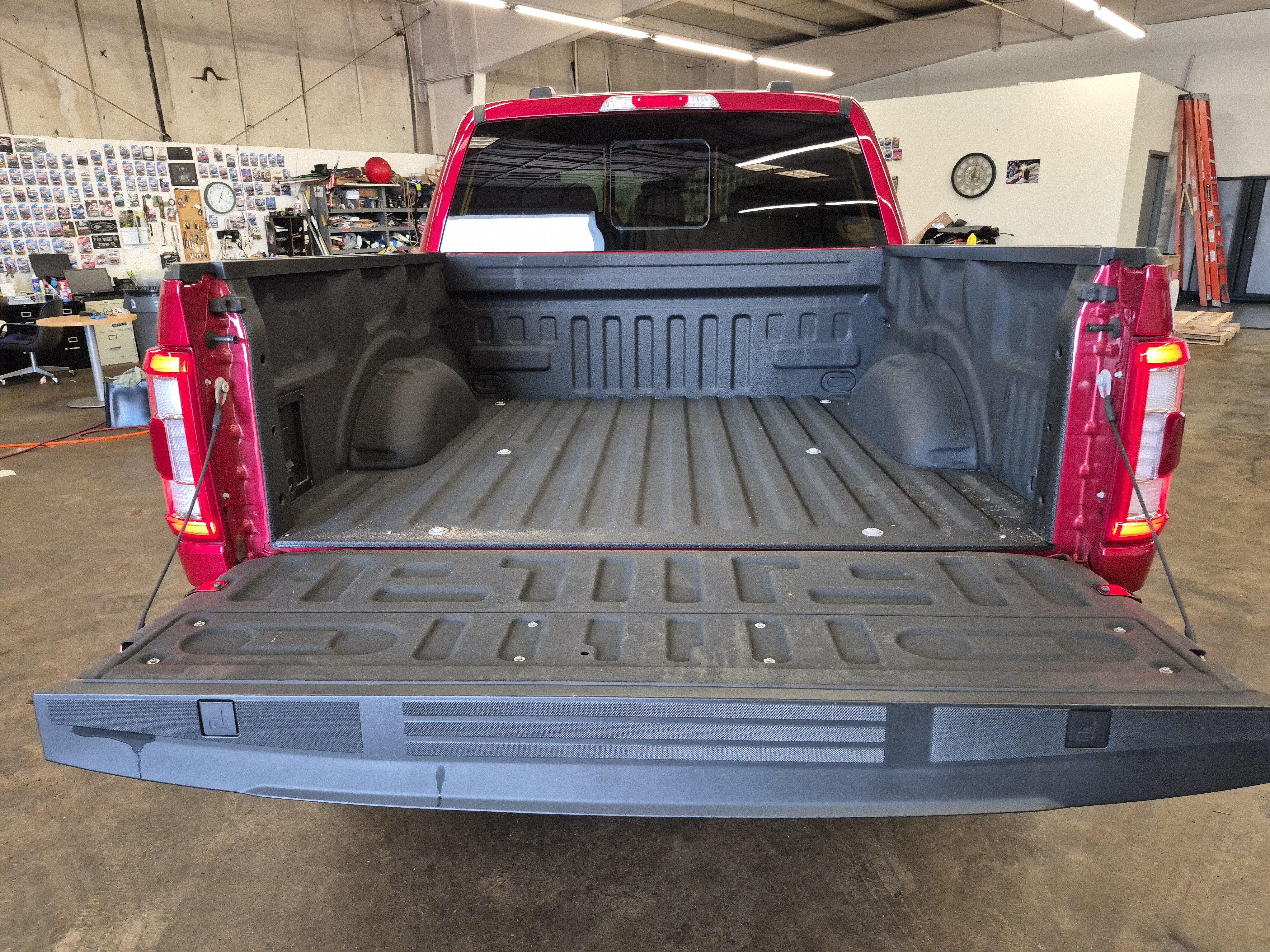 Certified 2022 Ford F150 Platinum AWD/4WD image 7