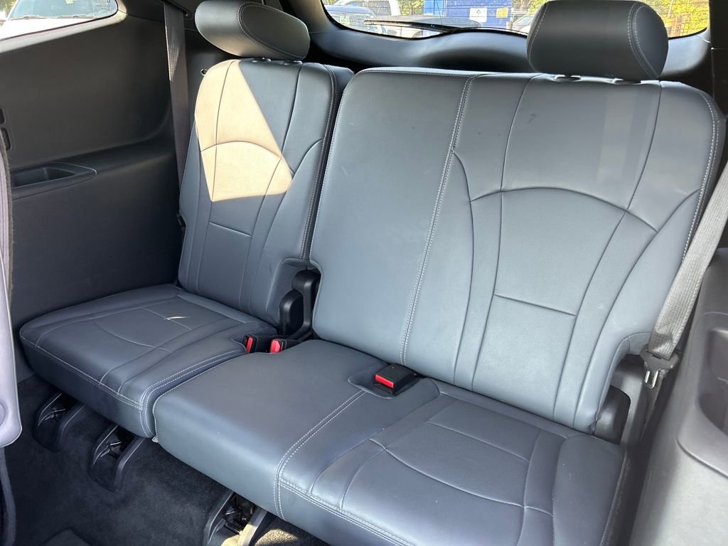 Used 2024 Buick Enclave Premium image 13