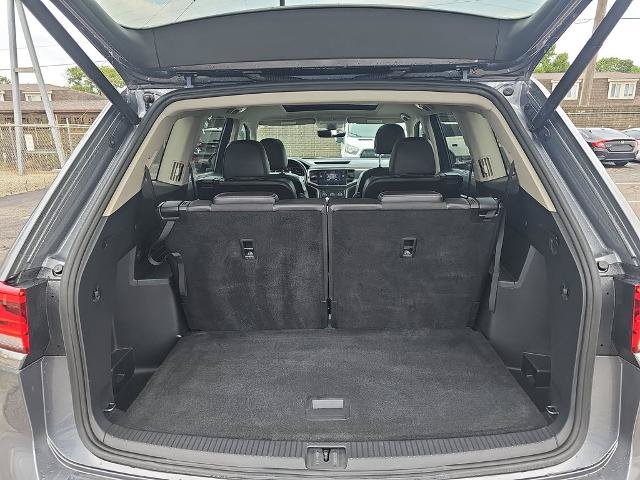 Used 2022 Volkswagen Atlas SEL R-Line AWD/4WD image 12