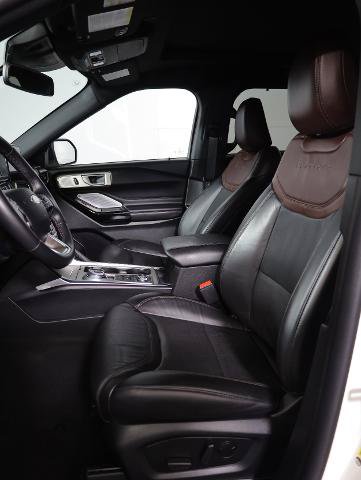 Certified 2023 Ford Explorer Platinum w/ Technology Package AWD/4WD image 8