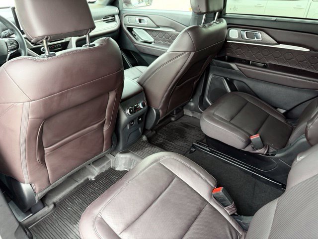Certified 2025 Ford Explorer Platinum w/ LUX Leather Package AWD/4WD image 25