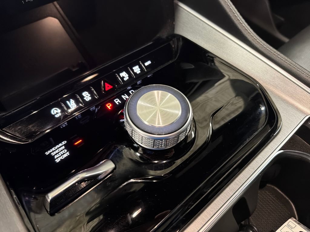 Used 2025 Jeep Wagoneer 4WD image 29