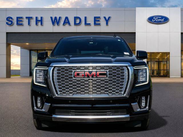 Used 2024 GMC Yukon Denali w/ Advanced Technology Package AWD/4WD image 2