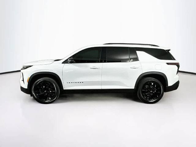Used 2026 Chevrolet Traverse LT w/ Midnight/Sport Edition FWD image 3