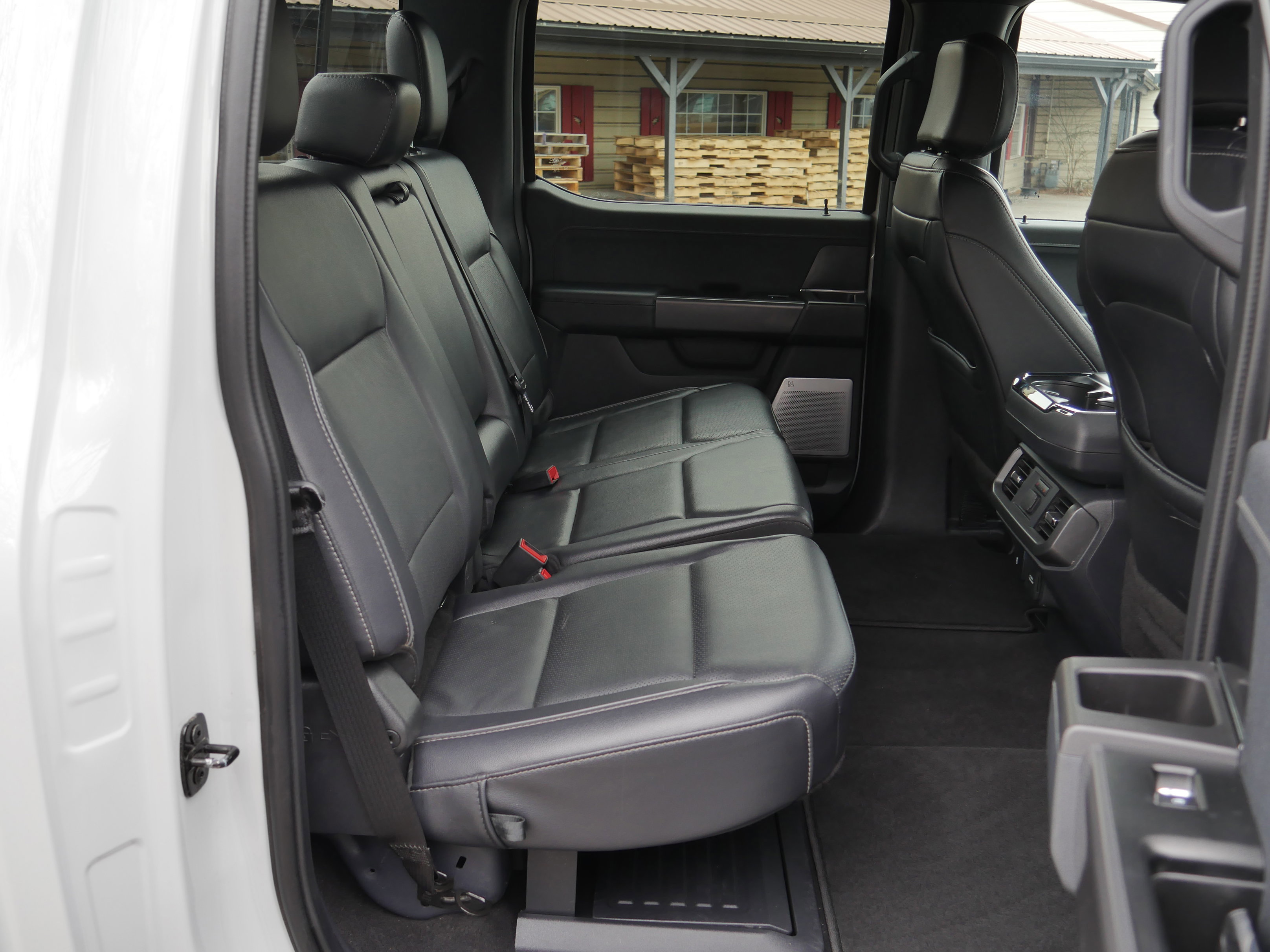 Certified 2024 Ford F150 Lariat w/ Equipment Group 502A High image 34