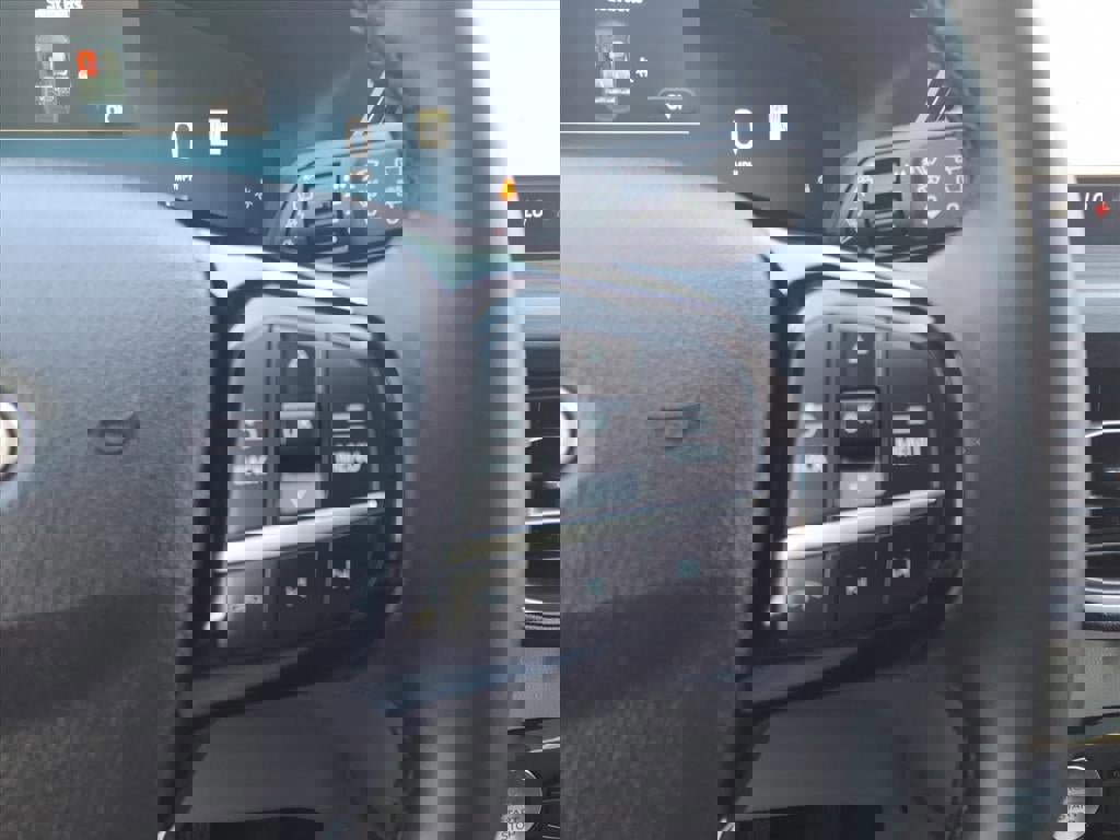 Certified 2023 Ford Escape Platinum w/ Class II Trailer Tow Package image 27