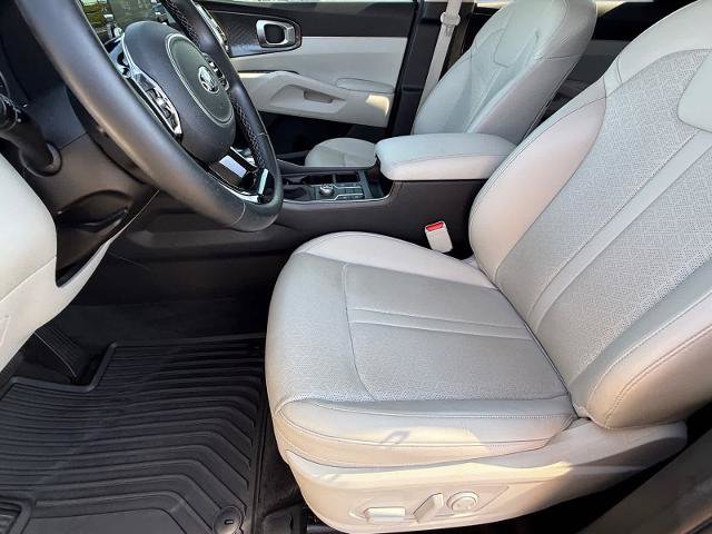 Used 2021 Kia Sorento S w/ Panoramic Sunroof Package FWD image 13