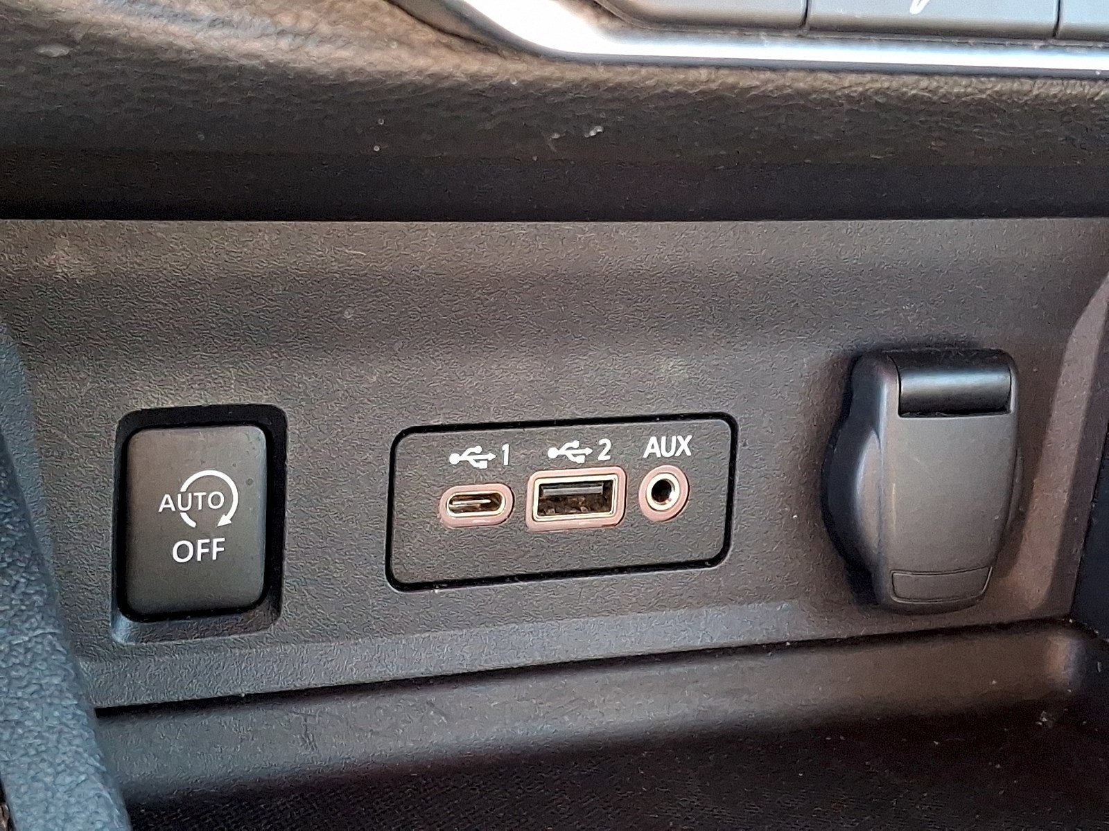 Used 2024 Nissan Sentra SV image 22