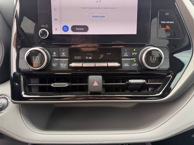 Used 2023 Toyota Highlander LE FWD image 18