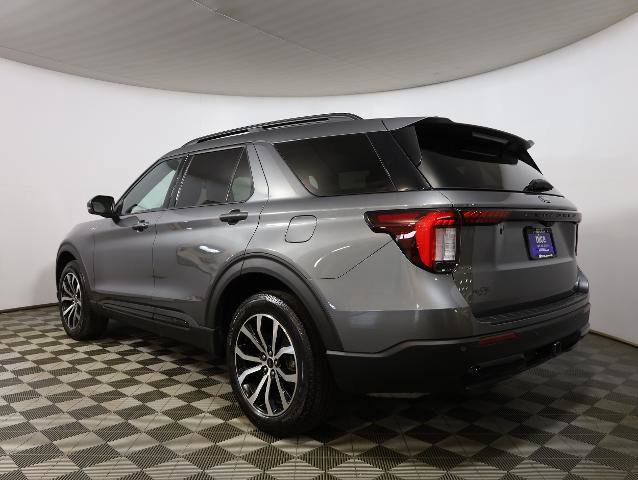 Certified 2025 Ford Explorer ST-Line image 2