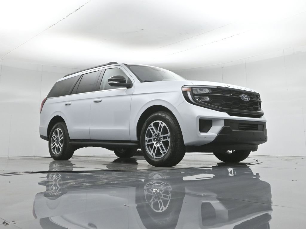 Certified 2025 Ford Expedition Active AWD/4WD image 53