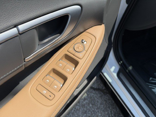 Used 2024 Hyundai Sonata Limited FWD image 13