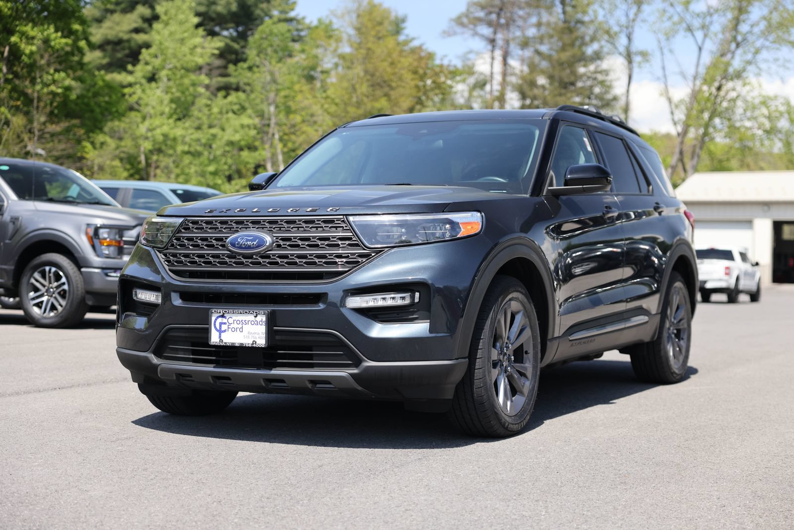 Certified 2023 Ford Explorer XLT w/ Equipment Group 202A AWD/4WD image 1