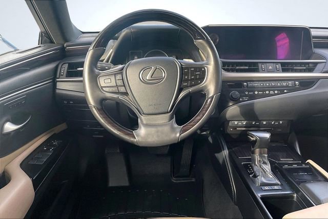 Used 2019 Lexus ES 300h w/ Accessory Package 2 image 7