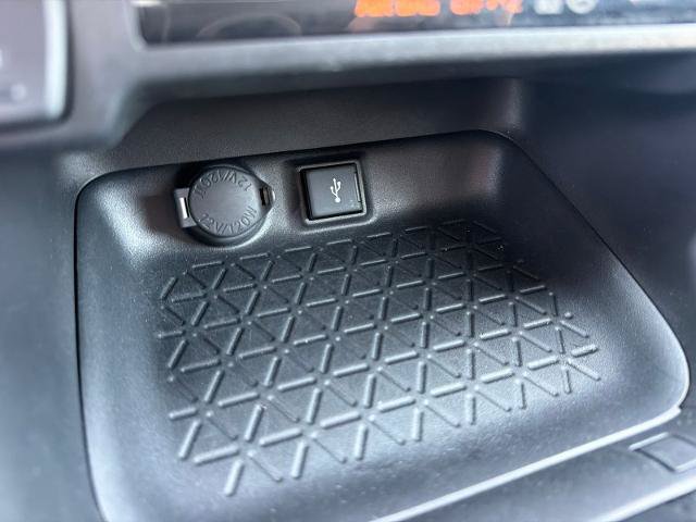 Used 2022 Toyota RAV4 LE FWD image 20