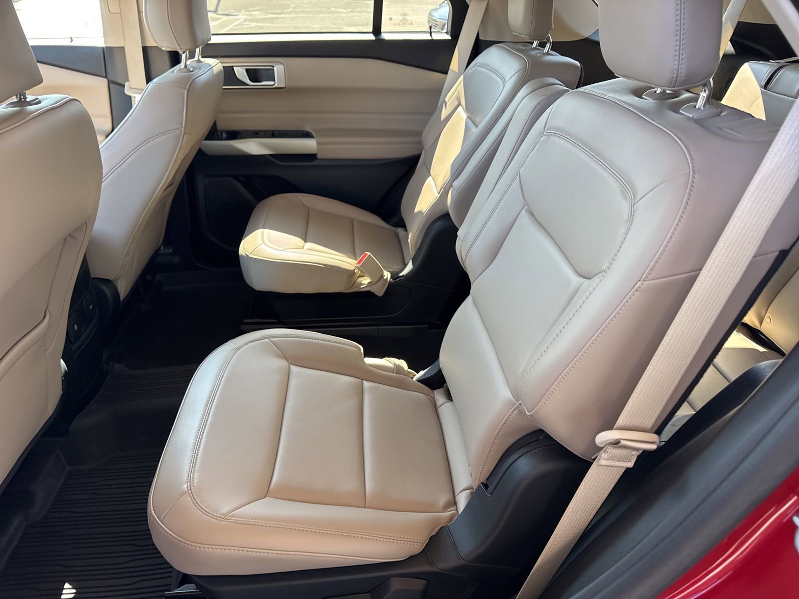 Certified 2023 Ford Explorer XLT w/ Equipment Group 202A image 35