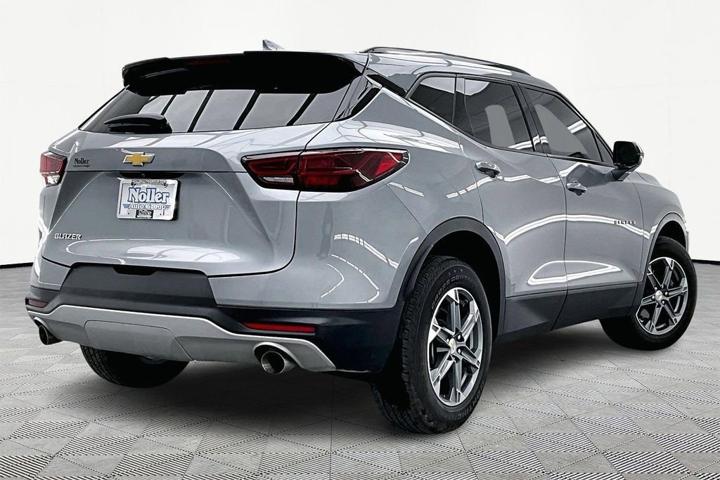 Used 2023 Chevrolet Blazer LT w/ Convenience Package image 4