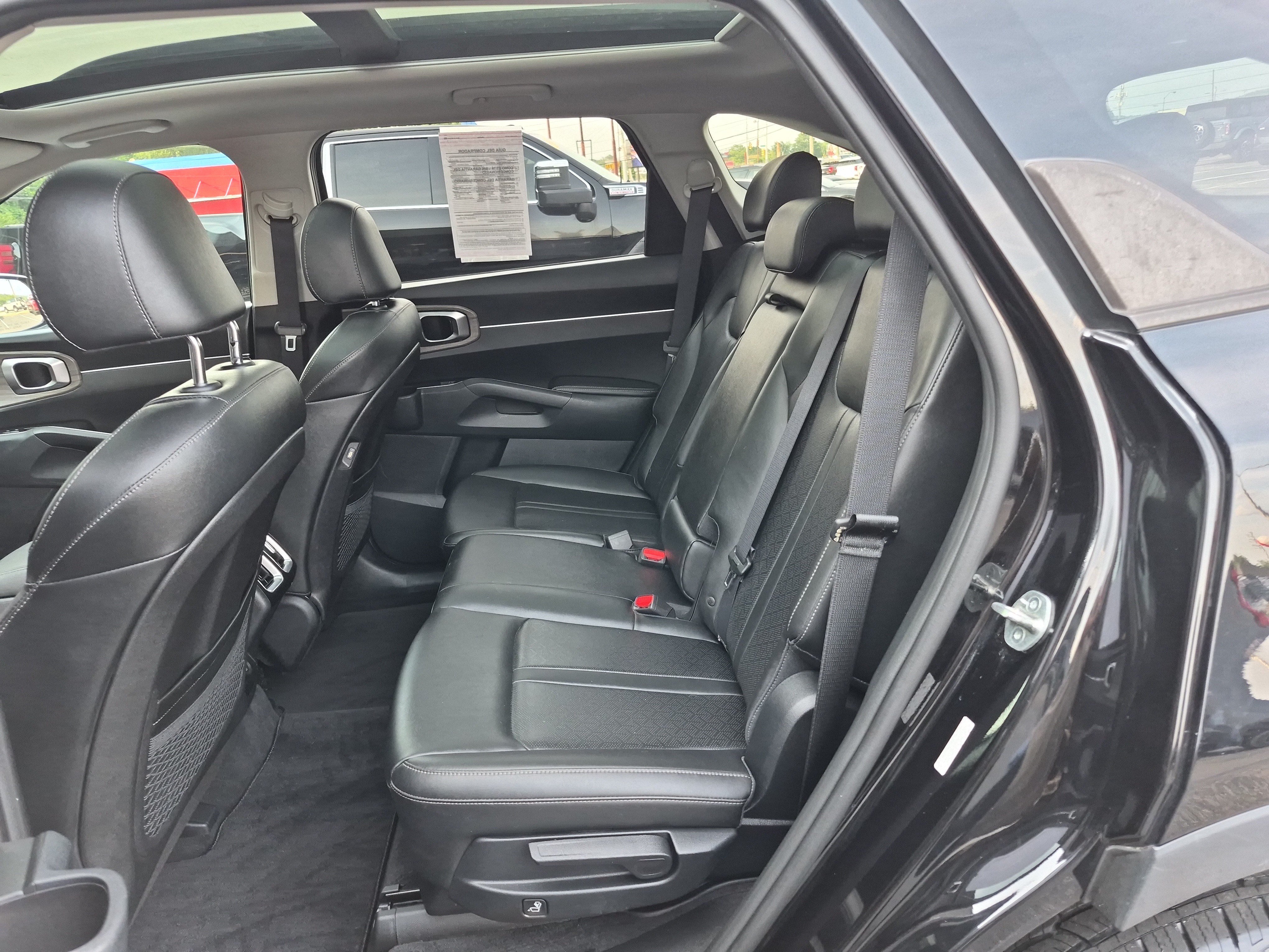Used 2023 Kia Sorento S w/ Panoramic Sunroof Package AWD/4WD image 17