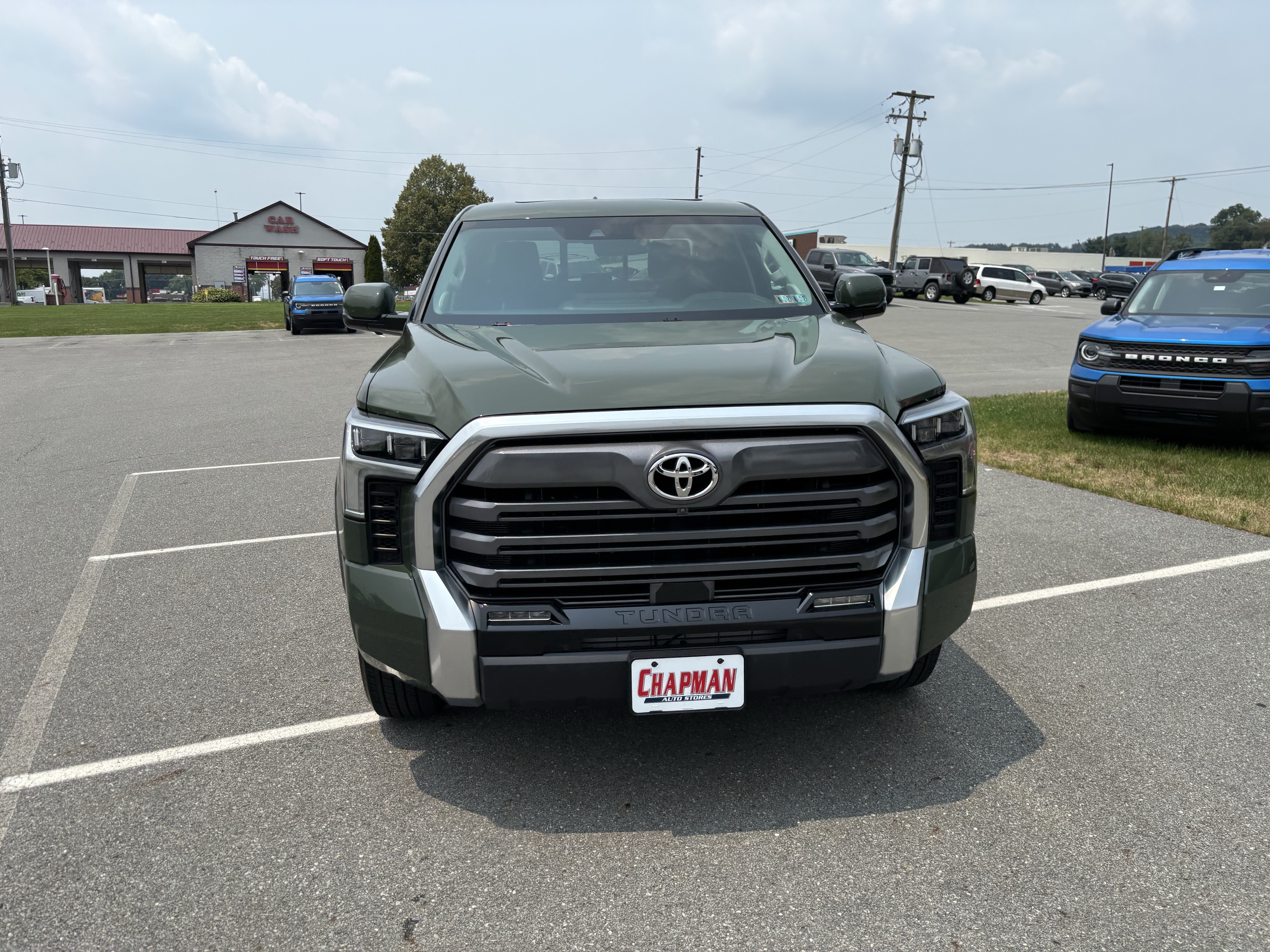 Used 2022 Toyota Tundra Limited AWD/4WD image 2