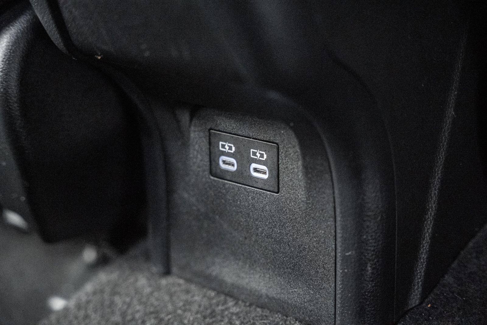 Used 2024 Toyota Prius LE FWD image 31