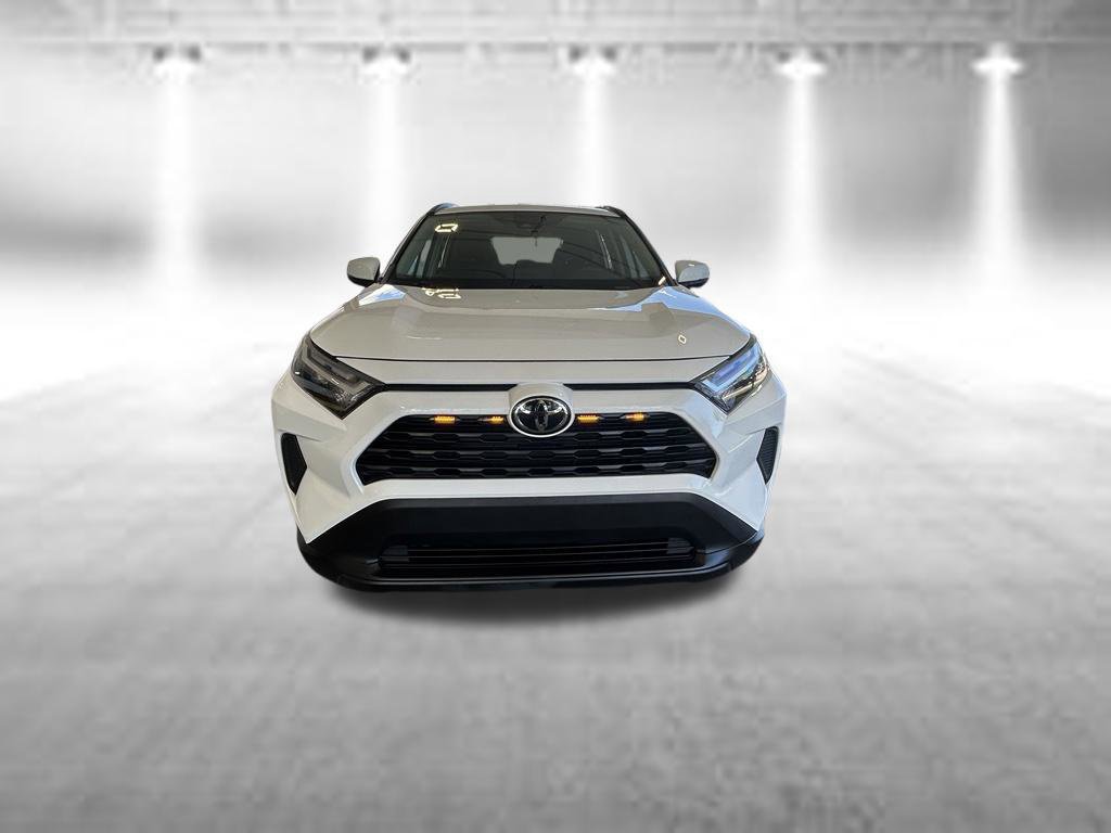 Used 2022 Toyota RAV4 XLE FWD image 10
