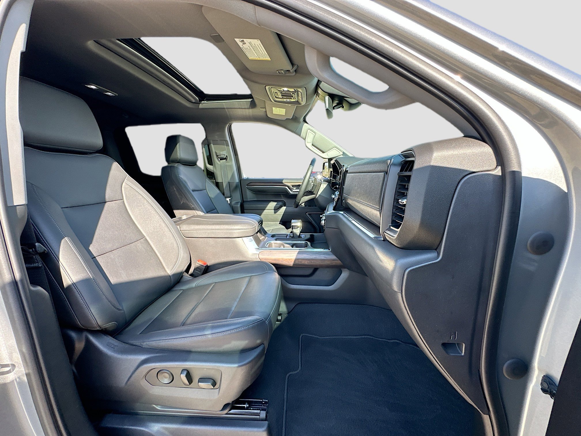 Used 2024 GMC Sierra 1500 SLT w/ SLT Premium Package image 29