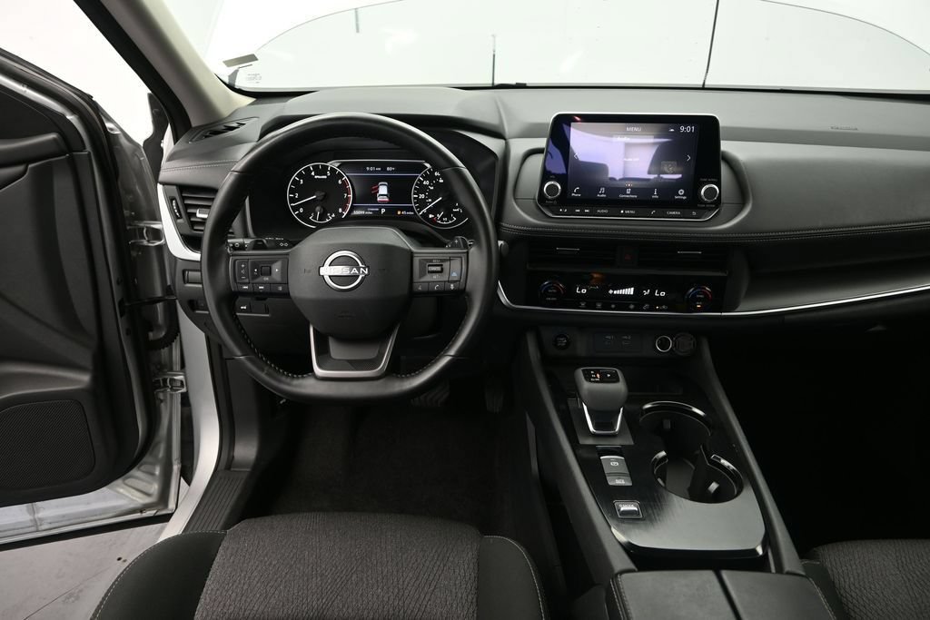 Used 2025 Nissan Rogue SV FWD image 21