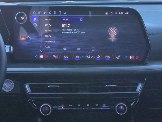 Used 2025 Chevrolet Traverse LT w/ Driver Confidence Package image 18